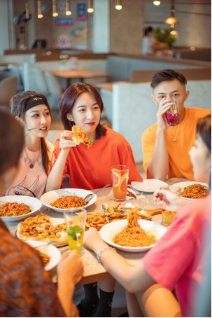 必胜客出热干面,创新打造舌尖上的国潮味