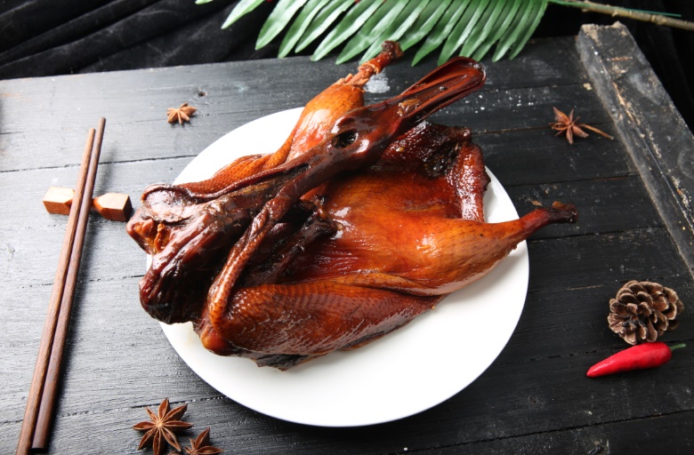 藤椒板鸭成功出圈,紫燕百味鸡“猛将”频出!