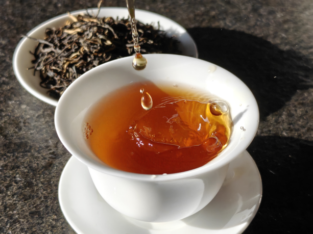 66CC古树红茶销量破万,乐闻生态打响内容电商第一枪