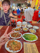 “锁住镬气”的魔法：余美娟如何用一口铁锅，引爆全网味蕾？